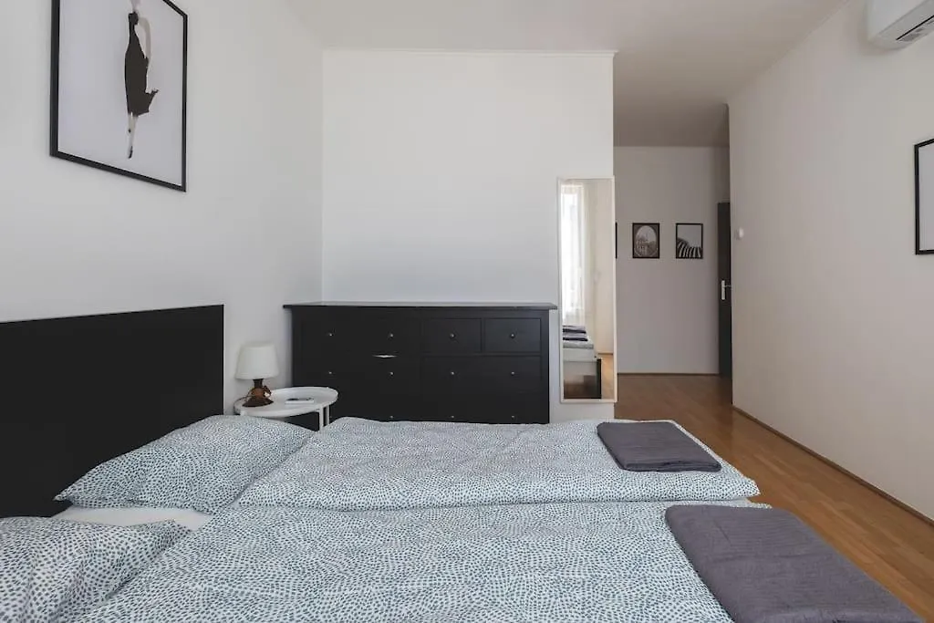 Bright Downtown Balcony Retreat Apartment Budapest Hungary