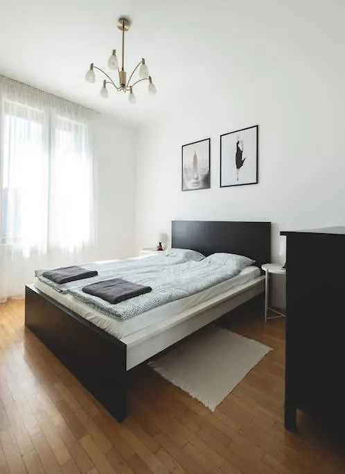 Bright Downtown Balcony Retreat Apartment Budapest