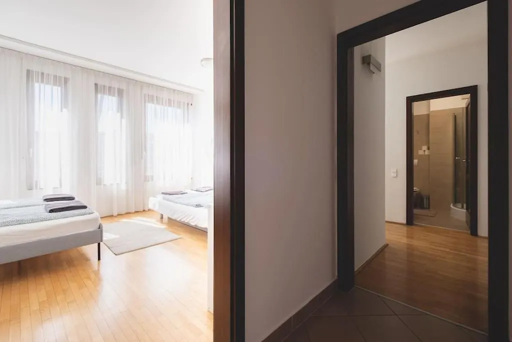Apartament Bright Downtown Balcony Retreat Budapeszt Węgry